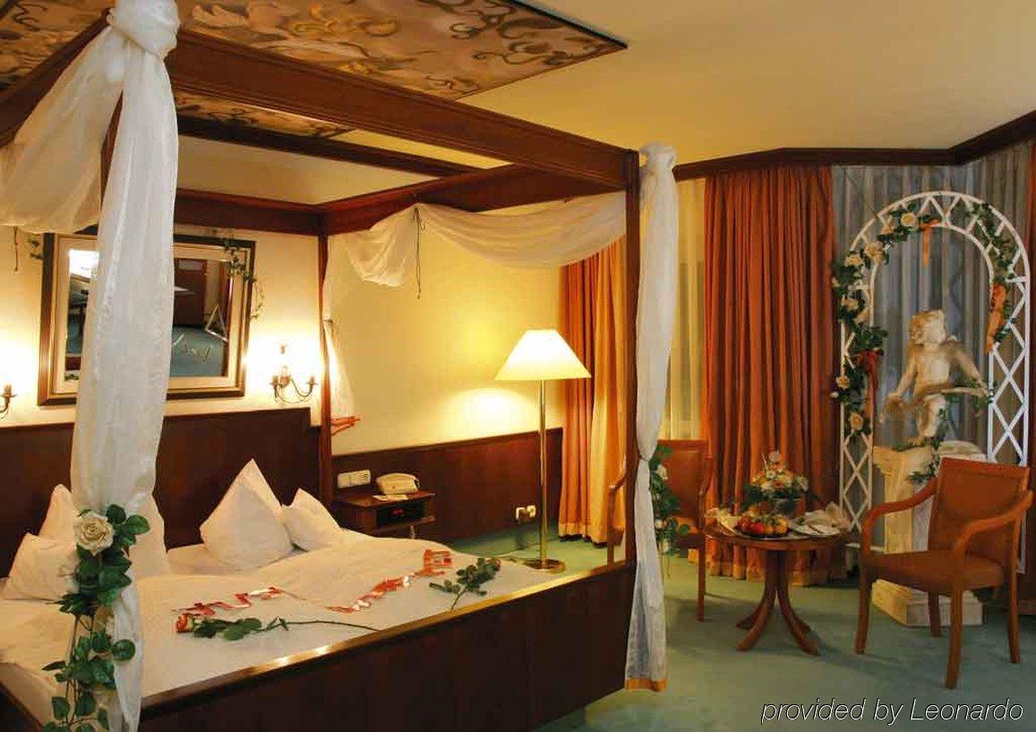 Parkhotel Stadtallendorf Bagian luar foto